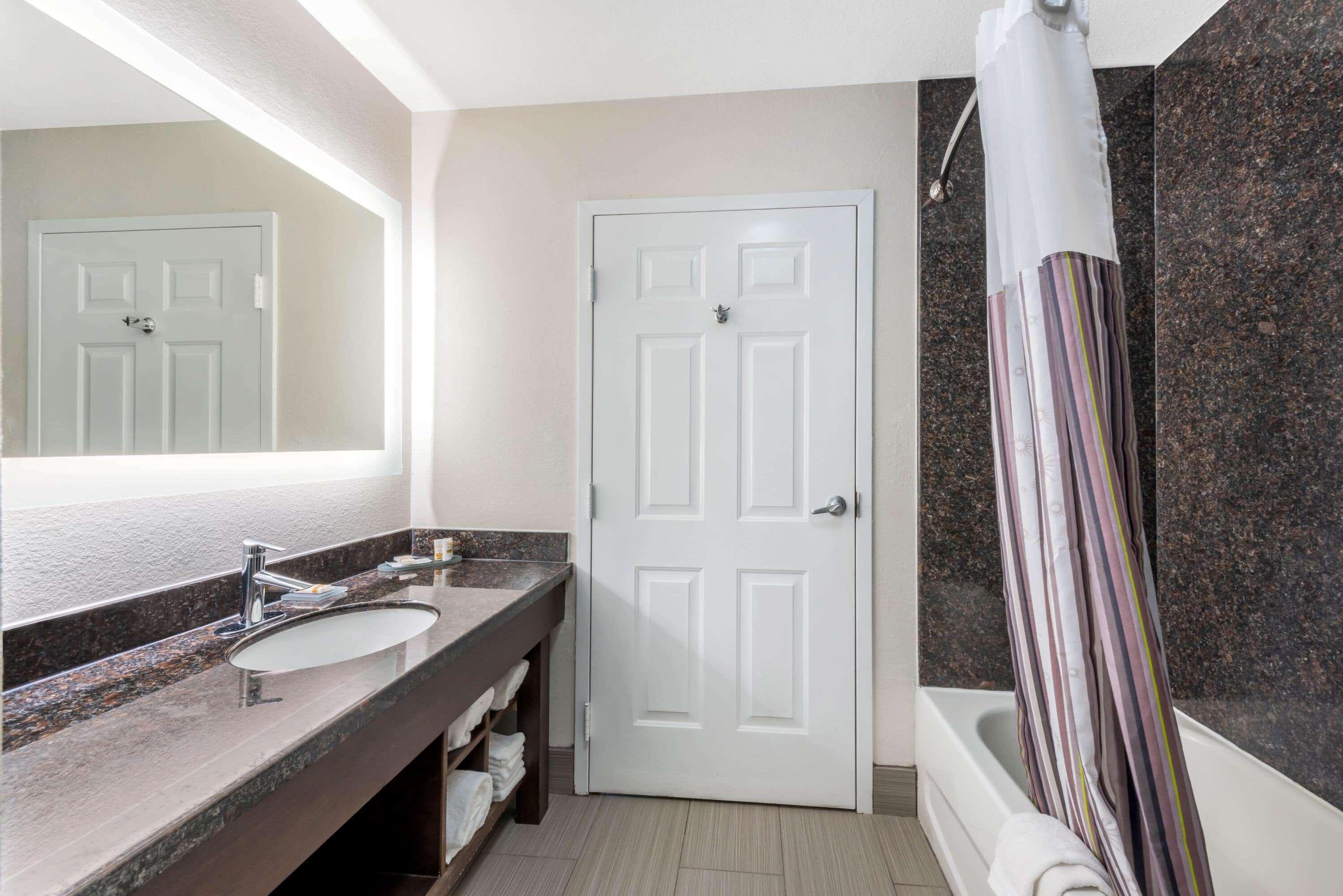 La Quinta By Wyndham Orange Hotel Ngoại thất bức ảnh